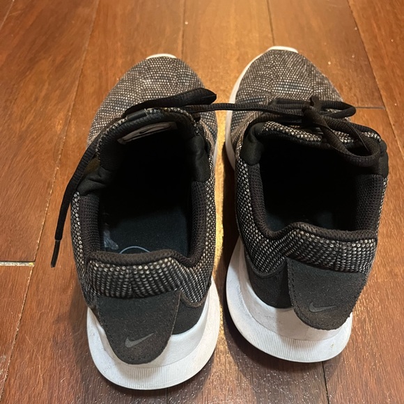 Nike sneakers - Picture 2 of 8